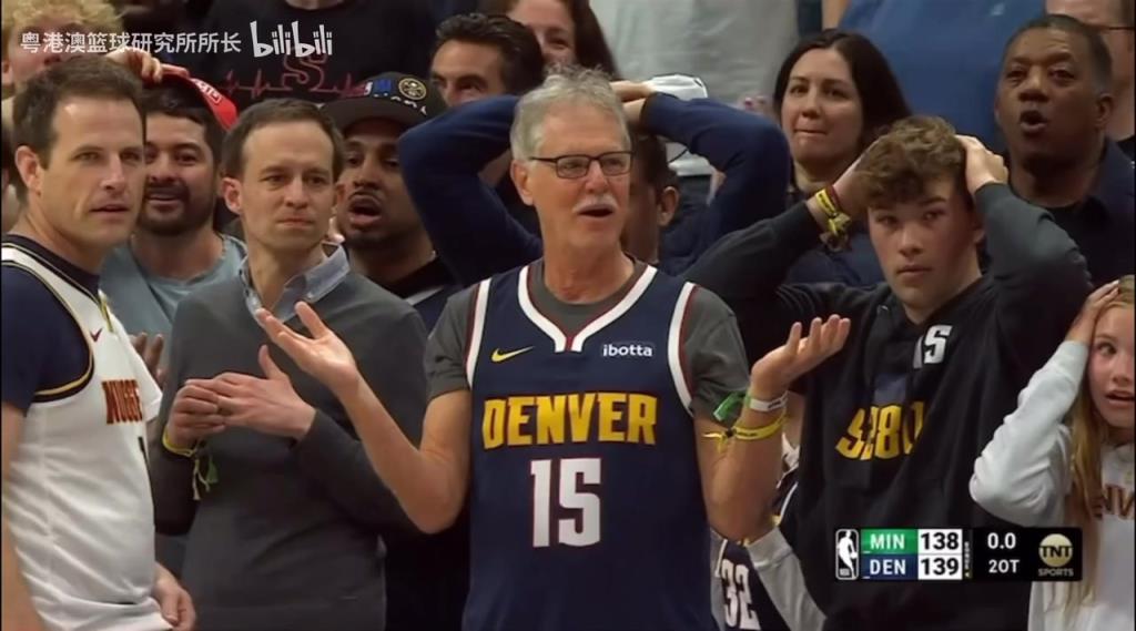 導火索？回顧此前掘金對陣森林狼，威少送出三分犯規(guī)后的眾生相！