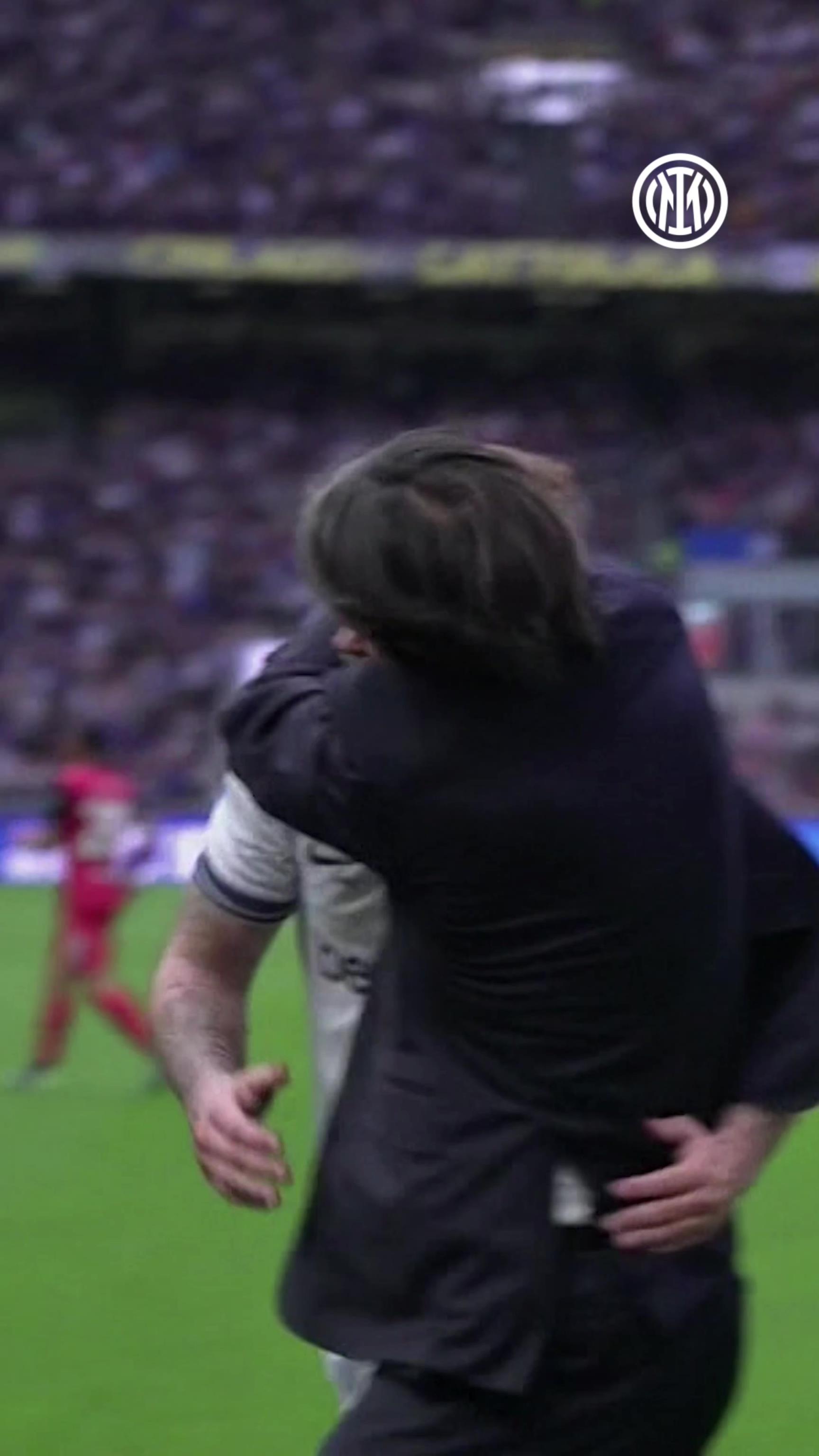 太銷魂，網(wǎng)友：阿瑙托維奇這腳傳球的確值得小因又摟又親